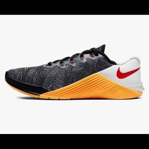 Nike Women's Metcon 5 Training Shoes